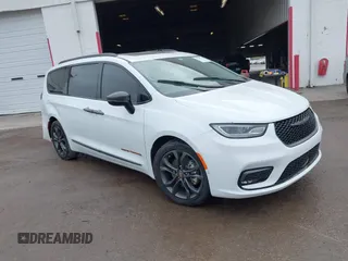 2023 Chrysler Pacifica Touring L with VIN 2C4RC1BG1PR629345, listed as a IAAI auction lot 41720760 with 8,640 mi miles and . Bid and sale history available at DreamBid. Image 1.