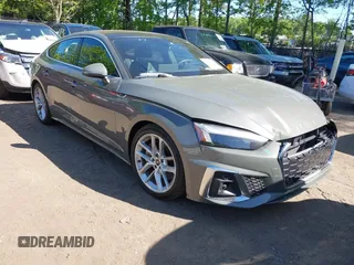 2024 Audi A5 Sportback S line Premium Plus z VIN WAUFACF52RA050222, wystawiony jako IAAI lot #42135082 z przebiegiem 36 607 mil mil oraz . Historia ofert i sprzedaży dostępna na DreamBid. Obrazek 1.