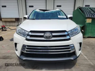 2017 Toyota Highlander Limited with VIN 5TDYZRFH1HS227670, listed as a Copart auction lot 62749185 with 90,602 mi miles and Salvage title. Bid and sale history available at DreamBid. Image 5.