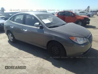 2010 Hyundai Elantra GLS z VIN KMHDU4AD3AU116832, wystawiony jako IAAI lot #30223675 z przebiegiem 135 886 mil mil oraz . Historia ofert i sprzedaży dostępna na DreamBid. Obrazek 1.