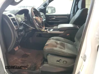 2019 Ram 1500 Big Horn z VIN 1C6RREFT5KN684441, wystawiony jako Copart lot #56464695 z przebiegiem 94 403 mil mil oraz Szkoda całkowita • Salvage title. Historia ofert i sprzedaży dostępna na DreamBid. Obrazek 7.