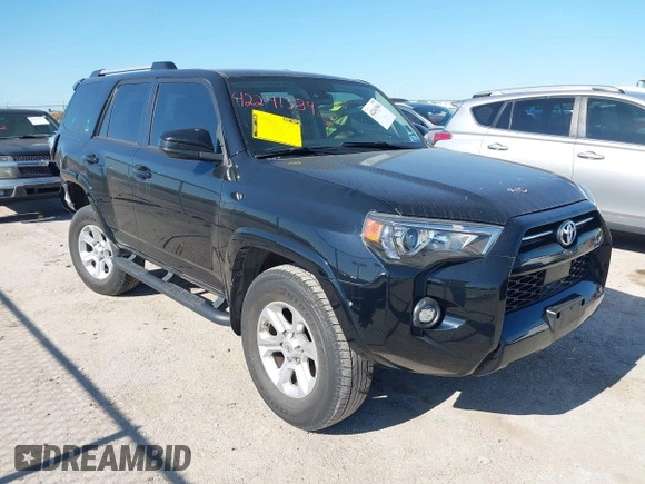 2021 Toyota 4Runner SR5 with VIN JTEEU5JR7M5242390, listed as a IAAI auction lot 42241384 with 43,695 mi miles and . Bid and sale history available at DreamBid. Image 1.