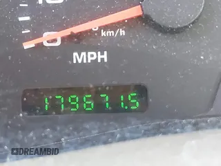 2002 Ford F-250 XL с VIN 1FTNW21F92EC27048, выставлен на аукционе IAAI как лот 42016383 с пробегом 179 671 миль миль и . История ставок и продаж доступна на DreamBid. Изображение 16.