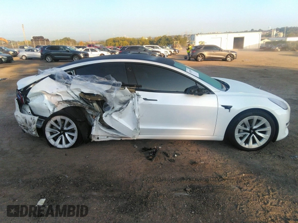 2023 Tesla Model 3 z VIN 5YJ3E1EA3PF449187, wystawiony jako IAAI lot #40320939 z przebiegiem Nie podano mil oraz . Historia ofert i sprzedaży dostępna na DreamBid. Obrazek 11.