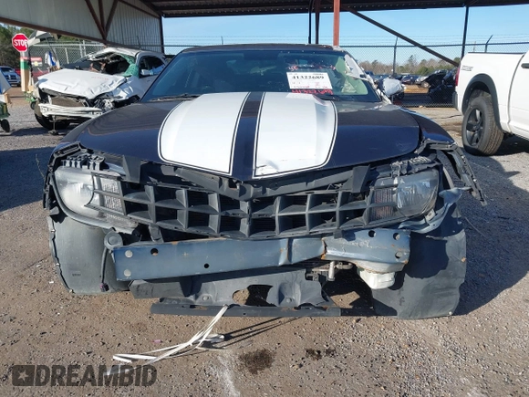 2011 Chevrolet Camaro 1LT z VIN 2G1FB1EDXB9115082, wystawiony jako IAAI lot #41322689 z przebiegiem 174 740 mil mil oraz . Historia ofert i sprzedaży dostępna na DreamBid. Obrazek 6.