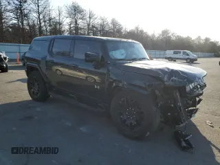 2024 GMC Hummer EV 2X with VIN 1GKB0NDE4RU104402, listed as a Copart auction lot 88446255 with 15,506 mi miles and Salvage Title. Bid and sale history available at carsss.com. Image 4.