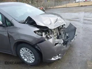 2017 Toyota Sienna XLE Auto Access Seat with VIN 5TDYZ3DC9HS875536, listed as a IAAI auction lot 41477148 with 133,558 mi miles and . Bid and sale history available at DreamBid. Image 17.