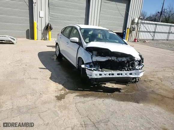 2014 Ford Focus SE with VIN 1FADP3K28EL151600, listed as a Copart auction lot 49857985 with 105,001 mi miles and Non Repairable. Bid and sale history available at carsss.com. Image 14.