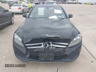 2018 Mercedes-Benz C 300 z VIN WDDWF4JB6JR332530, wystawiony jako IAAI lot #42436315 z przebiegiem 61 234 mil mil oraz . Historia ofert i sprzedaży dostępna na DreamBid. Obrazek 12.