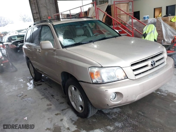 2005 Toyota Highlander with VIN JTEDP21A750075961, listed as a IAAI auction lot 41252234 with 139,777 mi miles. Bid and sale history available at carsss.com. Image 1.