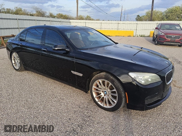 2013 BMW 7 Series 740Li with VIN WBAYE4C57DDW22531, listed as a Copart auction lot 81522614 with 174,441 mi miles and Clean title. Bid and sale history available at DreamBid. Image 4.