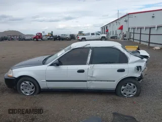 1998 Honda Civic DX with VIN 2HGEJ6629WH551418, listed as a IAAI auction lot 42137262 with 180,704 mi miles. Bid and sale history available at carsss.com. Image 15.