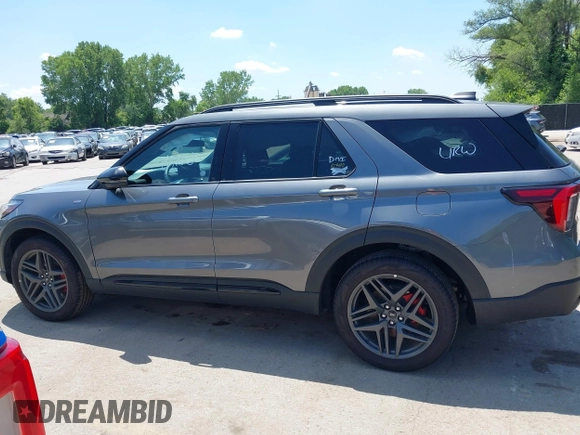 2025 Ford Explorer ST-Line with VIN 1FMUK8KH7SGB37620, listed as a IAAI auction lot 42553038 with 8,067 mi miles and . Bid and sale history available at DreamBid. Image 14.