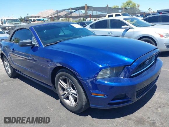 2014 Ford Mustang V6 z VIN 1ZVBP8EM8E5238393, wystawiony jako IAAI lot #42502830 z przebiegiem 150 481 mil mil oraz . Historia ofert i sprzedaży dostępna na DreamBid. Obrazek 1.