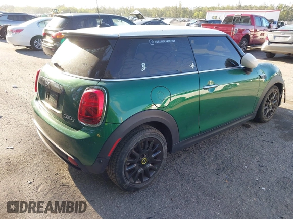 2022 MINI Hardtop Cooper SE with VIN WMW13DJ04N2S26388, listed as a IAAI auction lot 42123462 with 23,129 mi miles and . Bid and sale history available at DreamBid. Image 4.