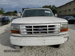 1995 Ford F-250 with VIN 1FTHF25H1SNB73298, listed as a Copart auction lot 84031634 with 0 mi miles and Salvage Title. Bid and sale history available at carsss.com. Image 5.