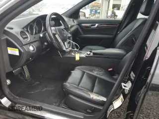 2013 Mercedes-Benz C 300 Sport z VIN WDDGF8AB6DA834789, wystawiony jako Copart lot #56175185 z przebiegiem 142 324 mil mil oraz Szkoda całkowita • Salvage title. Historia ofert i sprzedaży dostępna na DreamBid. Obrazek 7.