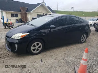 2013 Toyota Prius One z VIN JTDKN3DU6D5668807, wystawiony jako Copart lot #59674385 z przebiegiem 145 636 mil mil oraz Czysty tytuł • Clean title. Historia ofert i sprzedaży dostępna na DreamBid. Obrazek 1.