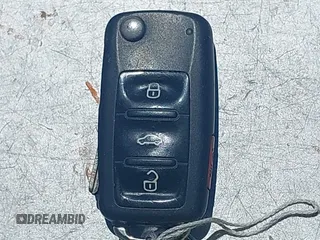 2015 Volkswagen Jetta SE z VIN 3VWD17AJ5FM233468, wystawiony jako IAAI lot #42366037 z przebiegiem 301 992 mil mil oraz . Historia ofert i sprzedaży dostępna na DreamBid. Obrazek 11.