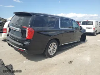 2022 GMC Yukon XL SLT with VIN 1GKS2GKDXNR298754, listed as a Copart auction lot 74757024 with 32,327 mi miles and Clean Title. Bid and sale history available at carsss.com. Image 3.