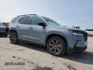 2024 Honda Pilot Sport with VIN 5FNYG2H34RB005497, listed as a Copart auction lot 70763684 with 8,951 mi miles and Salvage Title. Bid and sale history available at carsss.com. Image 4.