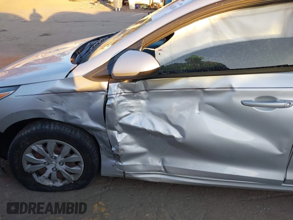 2019 Hyundai Accent SE with VIN 3KPC24A37KE059659, listed as a IAAI auction lot 41016258 with 90,266 mi miles. Bid and sale history available at carsss.com. Image 6.