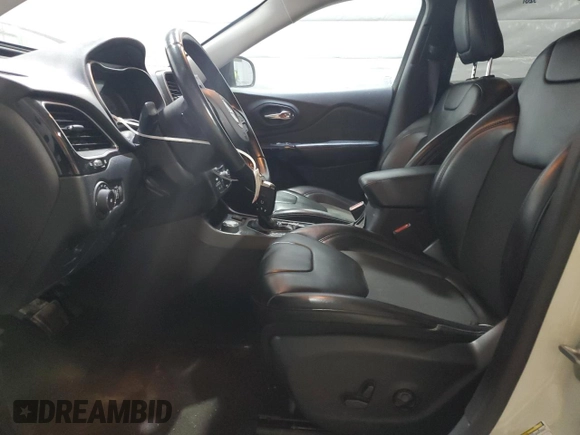 2019 Jeep Cherokee Latitude Plus с VIN 1C4PJMLB7KD293598, выставлен на аукционе Copart как лот 58841895 с пробегом 106 953 миль миль и Списание • Salvage title. История ставок и продаж доступна на DreamBid. Изображение 7.