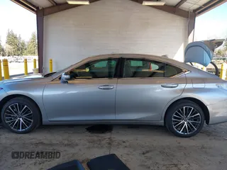 2025 Lexus ES with VIN 58ADA1C15SU056203, listed as a IAAI auction lot 41562137 with 228 mi miles. Bid and sale history available at carsss.com. Image 15.