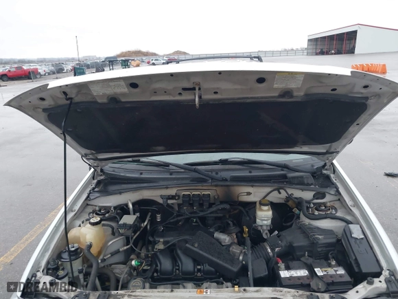 2005 Ford Escape XLT with VIN 1FMYU93125KA69876, listed as a IAAI auction lot 41923043 with 186,306 mi miles. Bid and sale history available at carsss.com. Image 10.