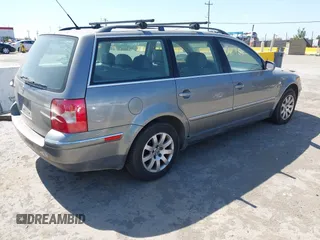 2003 Volkswagen Passat GLS z VIN WVWVD63B73E368886, wystawiony jako IAAI lot #42321711 z przebiegiem 127 471 mil mil oraz . Historia ofert i sprzedaży dostępna na DreamBid. Obrazek 4.