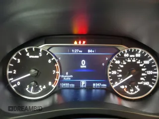 2025 Nissan Altima SV z VIN 1N4BL4DV4SN301735, wystawiony jako Copart lot #60370685 z przebiegiem 13 450 mil mil oraz Czysty tytuł • Clean title. Historia ofert i sprzedaży dostępna na DreamBid. Obrazek 9.
