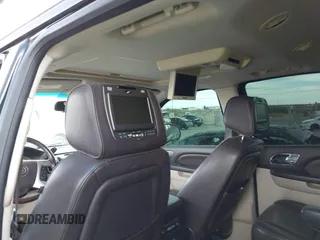 2013 Cadillac Escalade Platinum Edition with VIN 1GYS4DEF8DR302844, listed as a IAAI auction lot 41726120 with 167,425 mi miles. Bid and sale history available at carsss.com. Image 17.