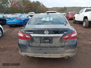 2018 Nissan Altima 2.5 SV with VIN 1N4AL3AP0JC213450, listed as a IAAI auction lot 41111131 with 94,132 mi miles. Bid and sale history available at carsss.com. Image 16.