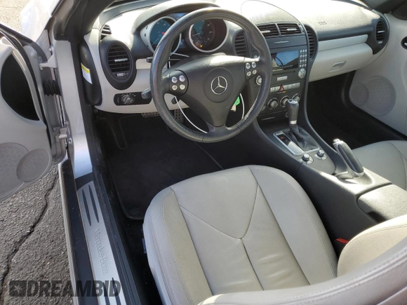 2008 Mercedes-Benz SLK-Class 3.0L with VIN WDBWK54F08F187697, listed as a Copart auction lot 47500965 with 111,885 mi miles and Salvage Title. Bid and sale history available at carsss.com. Image 8.