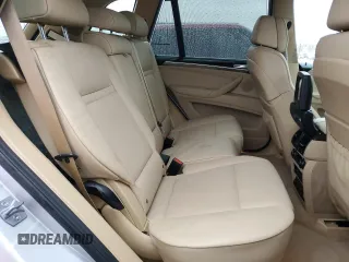 2013 BMW X5 xDrive35i z VIN 5UXZV4C54D0E10167, wystawiony jako Copart lot #86497414 z przebiegiem 95 519 mil mil oraz Szkody całkowita. Historia ofert i sprzedaży dostępna na DreamBid. Obrazek 11.