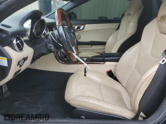 2012 Mercedes-Benz SLK 350 z VIN WDDPK5HA9CF008205, wystawiony jako Copart lot #55739275 z przebiegiem 157 538 mil mil oraz Szkoda całkowita • Salvage title. Historia ofert i sprzedaży dostępna na DreamBid. Obrazek 7.