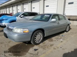 2007 Lincoln Town Car Signature z VIN 1LNHM81VX7Y605070, wystawiony jako Copart lot #46668925 z przebiegiem 29 738 mil mil oraz Szkoda całkowita • Salvage title. Historia ofert i sprzedaży dostępna na DreamBid. Obrazek 1.