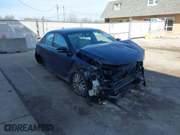 2011 Volkswagen Jetta SEL с VIN 3VWLZ7AJ7BM361967, выставлен на аукционе IAAI как лот 41697537 с пробегом Не указан миль и . История ставок и продаж доступна на DreamBid. Изображение 1.
