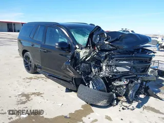 2025 Cadillac Escalade z VIN 1GYS8ERL0SR151490, wystawiony jako IAAI lot #41378504 z przebiegiem Nie podano mil oraz . Historia ofert i sprzedaży dostępna na DreamBid. Obrazek 1.