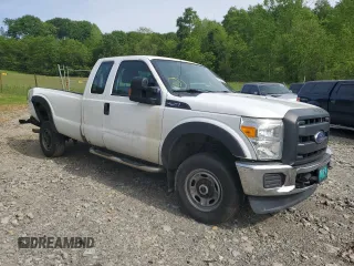2015 Ford F-250 XLT z VIN 1FT7X2B67FEC38043, wystawiony jako Copart lot #57226765 z przebiegiem 196 064 mil mil oraz Szkody całkowita. Historia ofert i sprzedaży dostępna na DreamBid. Obrazek 4.