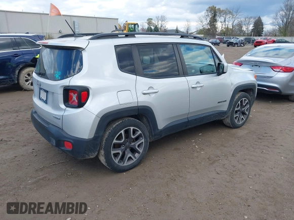 2015 Jeep Renegade Latitude with VIN ZACCJABT9FPB46231, listed as a IAAI auction lot 40805225 with 158,509 mi miles. Bid and sale history available at carsss.com. Image 4.