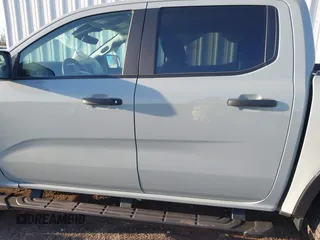 2024 Ford Ranger XLT with VIN 1FTER4GHXRLE59319, listed as a IAAI auction lot 41990936 with 1,002 mi miles and . Bid and sale history available at DreamBid. Image 15.
