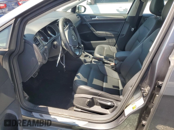 2017 Volkswagen Golf S z VIN 3VWH17AU9HM510718, wystawiony jako Copart lot #52856535 z przebiegiem 61 095 mil mil oraz Szkoda całkowita • Salvage title. Historia ofert i sprzedaży dostępna na DreamBid. Obrazek 7.