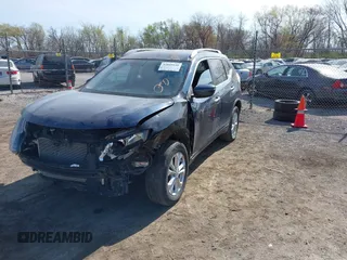 2016 Nissan Rogue SV z VIN KNMAT2MV6GP708803, wystawiony jako IAAI lot #42049440 z przebiegiem 107 359 mil mil oraz . Historia ofert i sprzedaży dostępna na DreamBid. Obrazek 2.