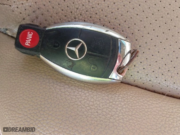 2008 Mercedes-Benz E-Class 3.0L with VIN WDBUF22XX8B205250, listed as a IAAI auction lot 41644715 with 233,381 mi miles. Bid and sale history available at carsss.com. Image 11.