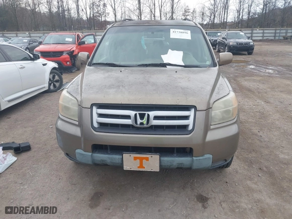 2008 Honda Pilot VP with VIN 5FNYF18248B046859, listed as a IAAI auction lot 41738896 with 524,762 mi miles. Bid and sale history available at carsss.com. Image 6.