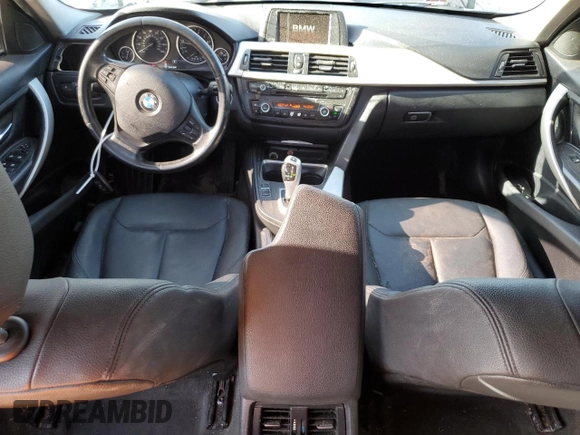 2013 BMW 3 Series 320i xDrive с VIN WBA3C3C52DF982806, выставлен на аукционе Copart как лот 54928605 с пробегом 152 923 миль миль и На запчасти • Non repairable. История ставок и продаж доступна на DreamBid. Изображение 8.