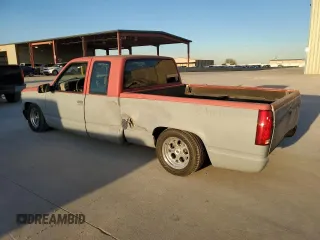 1998 Chevrolet Silverado 1500 with VIN 2GCEC19M8W1262449, listed as a Copart auction lot 82245674 with 167,928 mi miles and Salvage Title. Bid and sale history available at DreamBid. Image 2.