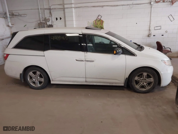 2011 Honda Odyssey Touring with VIN 5FNRL5H9XBB057468, listed as a IAAI auction lot 41405465 with 1 mi miles. Bid and sale history available at carsss.com. Image 13.