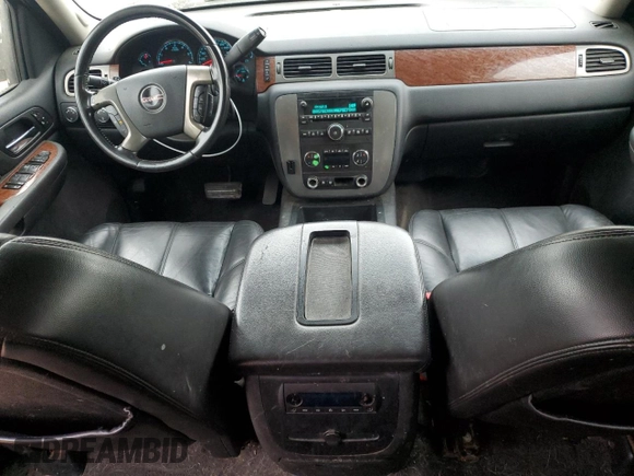 2008 GMC Sierra 1500 Work Truck z VIN 2GTEK133481143139, wystawiony jako Copart lot #60735835 z przebiegiem 198 049 mil mil oraz Czysty tytuł • Clean title. Historia ofert i sprzedaży dostępna na DreamBid. Obrazek 8.